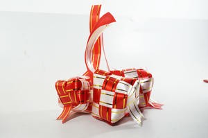 Ketupat Pita Hias Lebaran Idul Fitri 6 Pc Merah Putih Kecil 4 Cm