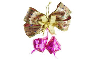 Ketupat Hias Lebaran Idul FItri Pita Emas Lebar Mutiara 15 Cm Pink