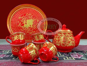 Teko Set Tea Pai Perkawinan Shuang Xi Merah Emas Gold 6 Cangkir Piring Tepai