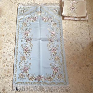 Sajadah Turki Premium Biru Muda Bunga Gerbang Segitiga 120 X 70 Cm Lapis Bordir Rug Pray Turky