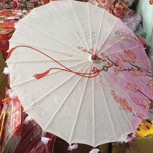 Payung Kain Pink Rumbai Bunga Bambu Imlek Diameter 85 Cm Dekorasi