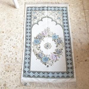 Sajadah Import Turki Dewasa 120 X 67 Cm Bunga Biru Lingkar Tebal Silk Satin Bordir