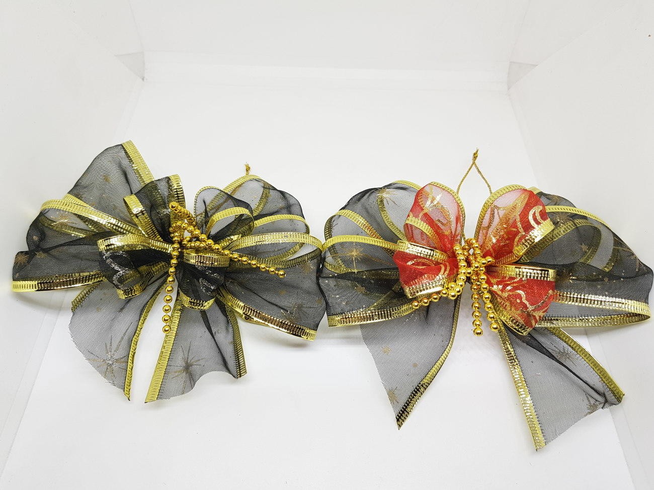 Pita Hampers Parcel Natal Lebaran Imlek Hitam Merah Emas Kawat Mote 11 X 14 Cm - Main view