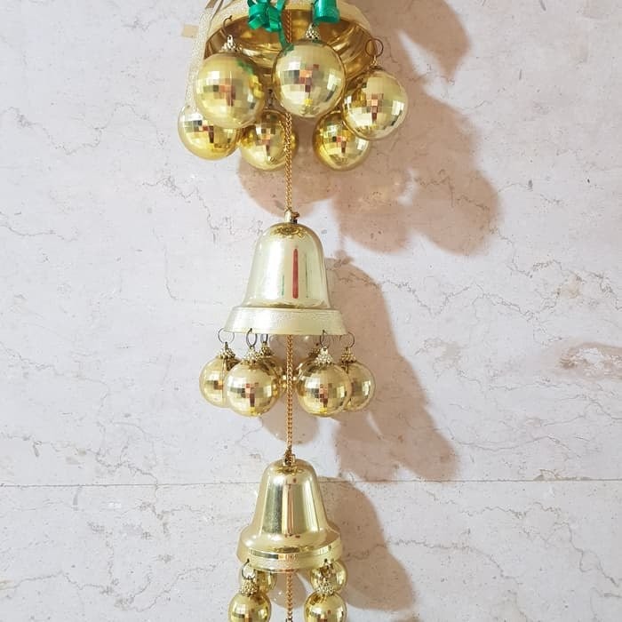 Lonceng Natal Emas Gantung 3 Susun 90 Cm Bunyi Pita Besar Gold - Main view