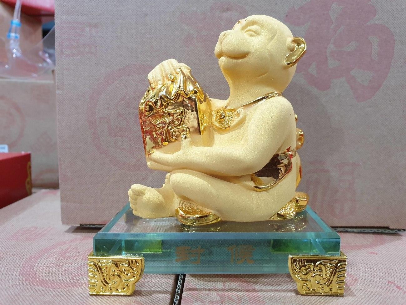 Patung Emas Gold Shio Monyet 9 Cm Doff Imlek Kaca Resin Rejeki Hoki - Main view