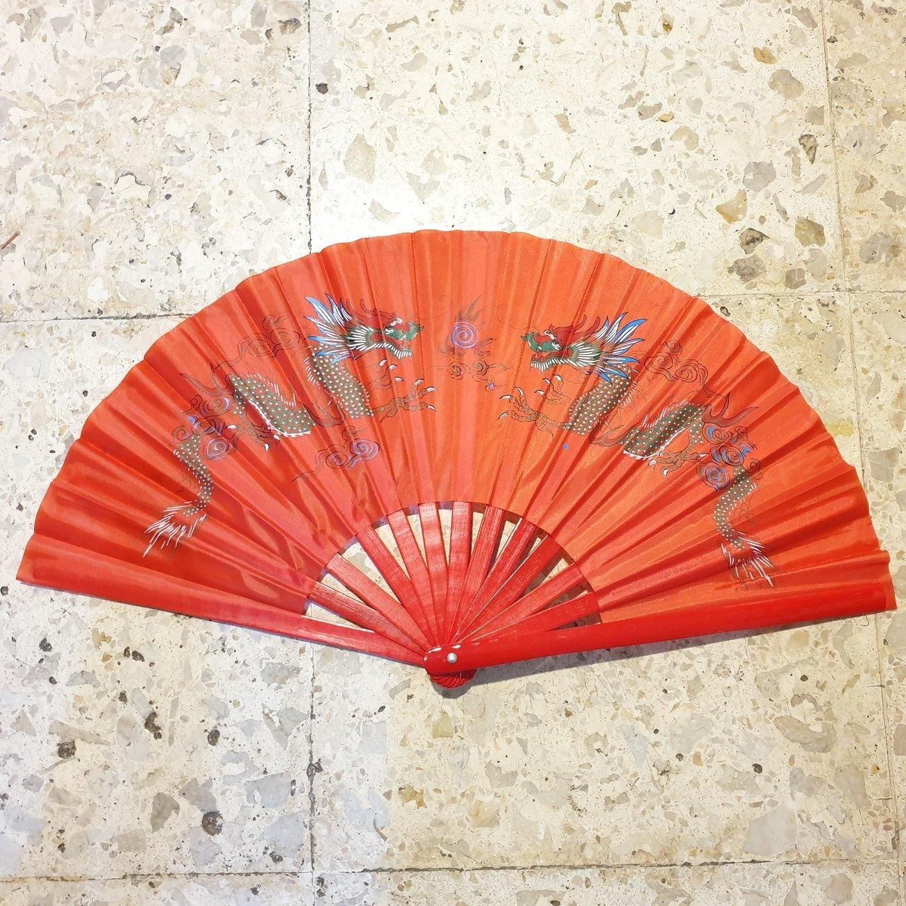 Kipas Kain Kayu Merah Naga Imlek Pentas Seni Tari 30 Cm Sincia - Main view