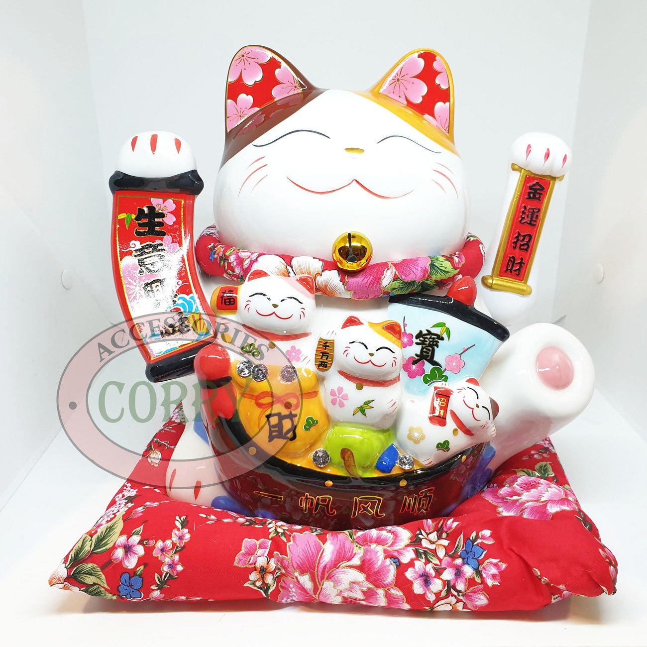 Kucing Keramik 25 Cm Putih Kristal Maneki Neko Duduk Merah Tangan Gerak 3 Anak - Main view