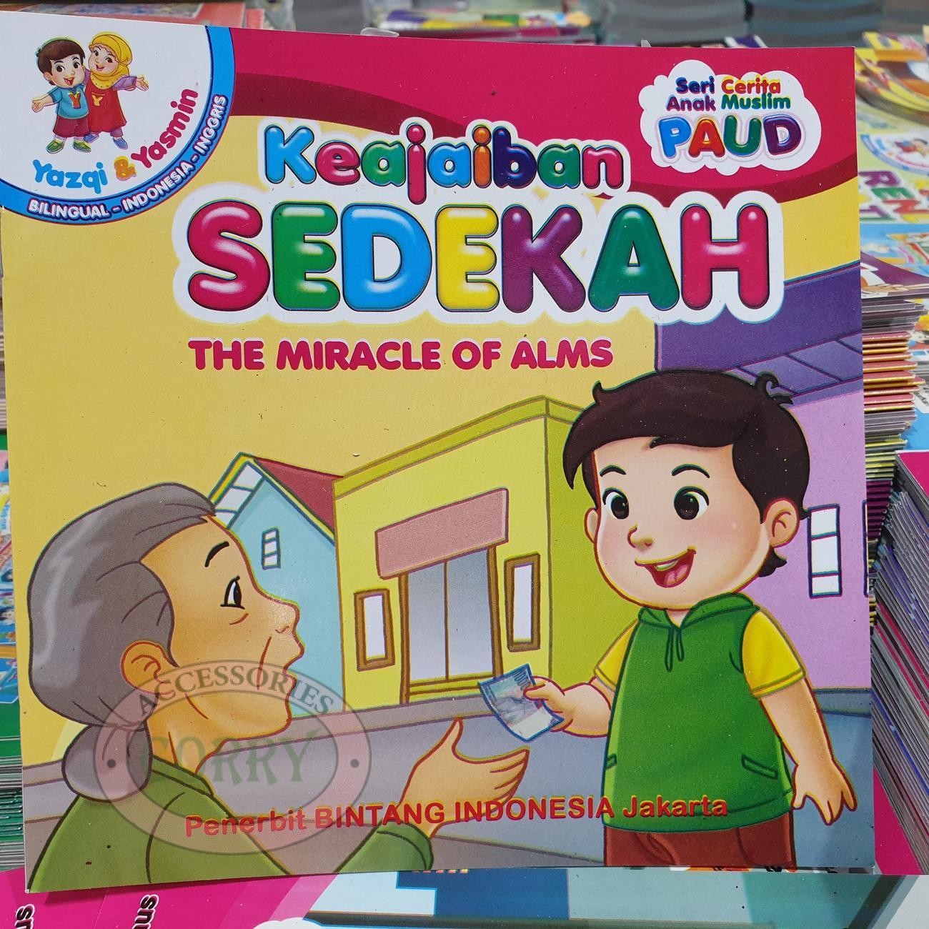 Buku Cerita Anak Muslim Yazqi Yasmin Sedekah Inggris Indonesia Berwarna Bilingual - Main view