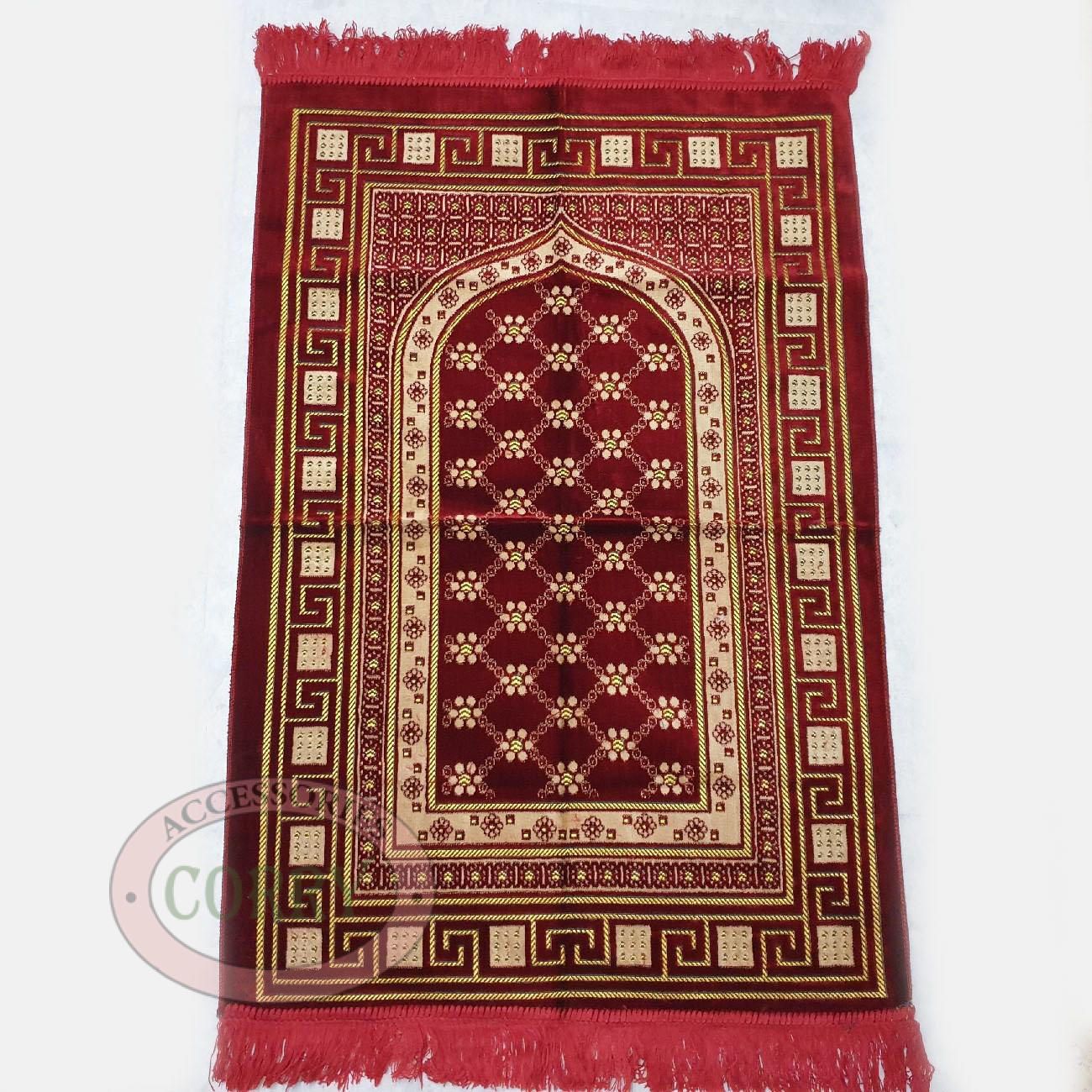 Sajadah Bludru Turki Merah Gerbang Krem Rantai 120 X 70 Cm Sholat - Main view