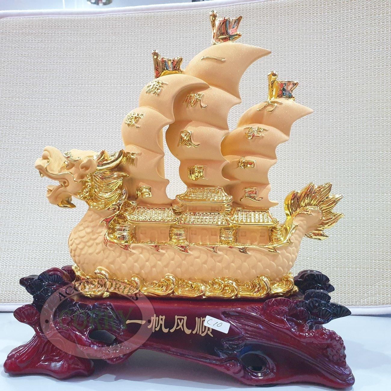 Patung Imlek Naga Kapal Layar Emas Gold Resin 42 Cm Pajangan Sincia Meja Dekorasi Kayu Coklat - Main view