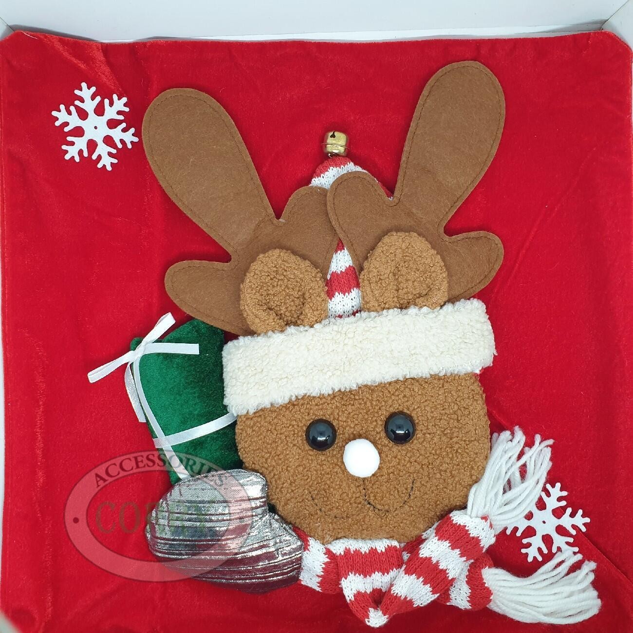 Sarung Bantal Sofa Natal 40 X 40 Cm Beruang Syal Christmas Tebal - Main view