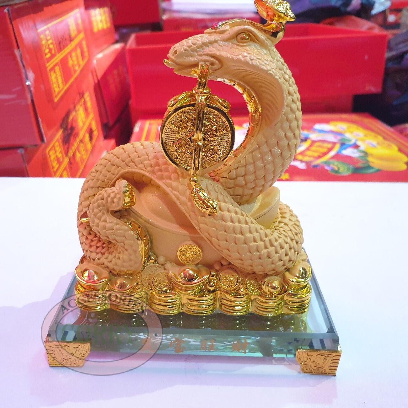 Patung Ular Kobra Rejeki Shio Emas Gold 15 Cm Kaca Resin Pajangan Meja - Main view