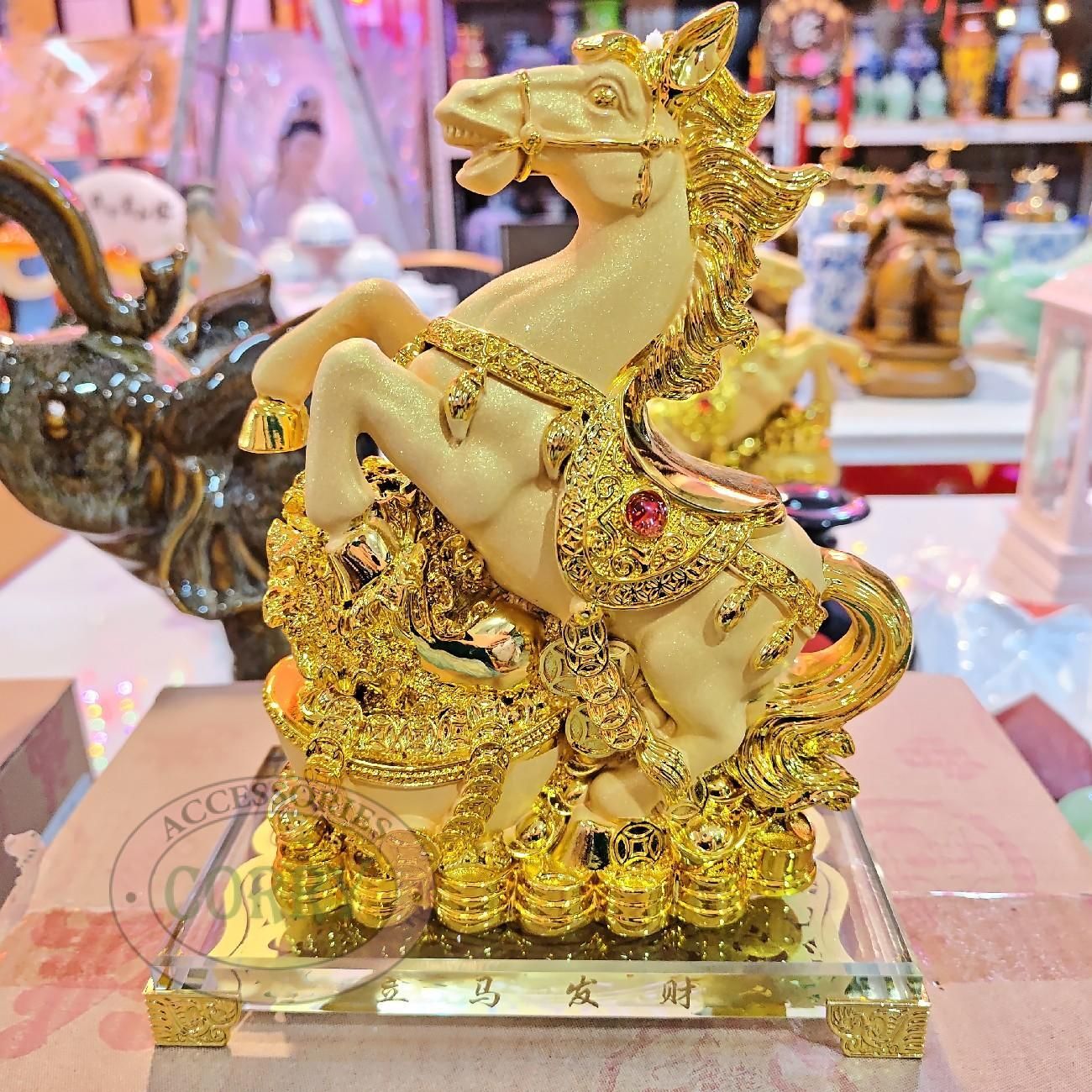 Patung Kuda Jingkrak Uang Imlek Sincia 17 Cm Yenpao Emas Gold Resin - Main view
