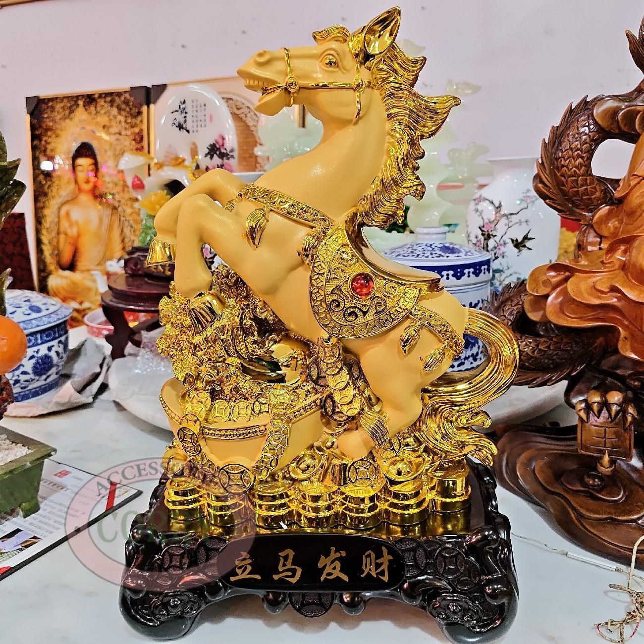 Patung Kuda Jingkrak Kayu 35 cm Gentong Uang Imlek Sincia Yenpao Emas Gold Resin - Main view