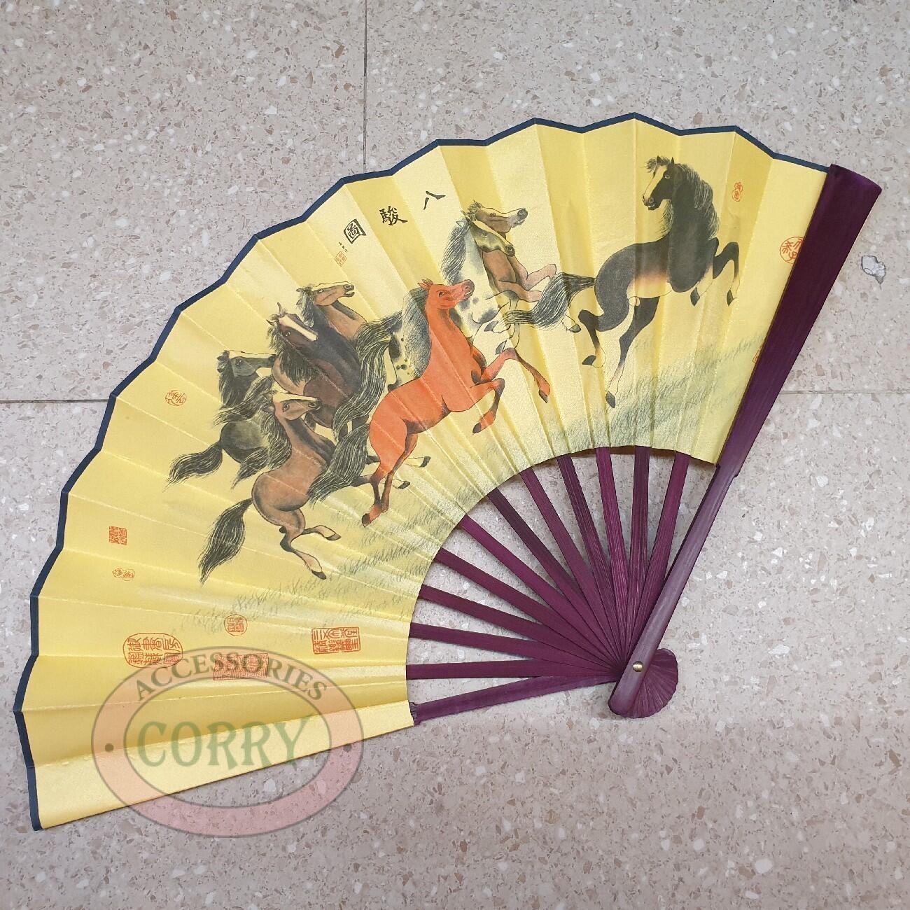 Kipas Kayu Kain Imlek 33 Cm Putih Krem Kuning Coklat Gunung Cina - Main view